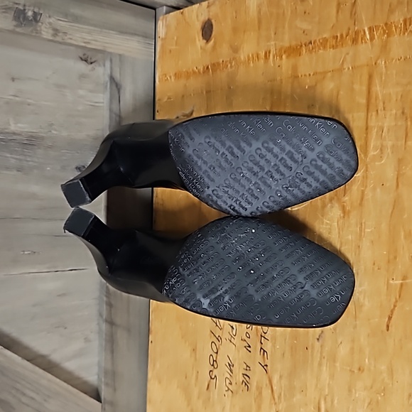 Size 6 shoes - Picture 4 of 4